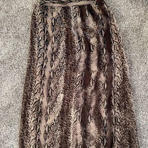 Maurices size M snake print maxi skirt NWT